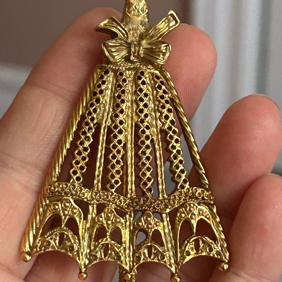 4/$100 Victorian filigree vintage Gold Umbrella Brooch ☔️ - Picture 4 of 9